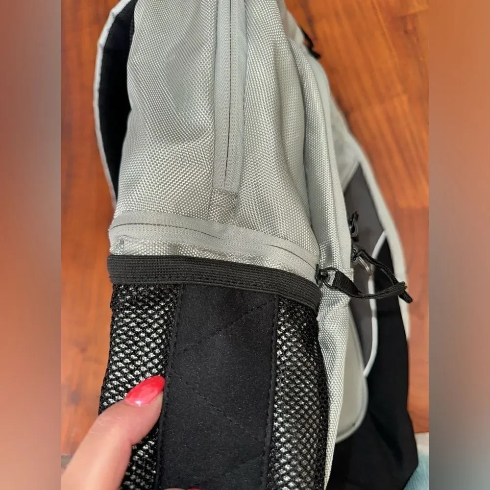 Nautica full size back pack. Lots of pockets/padded laptop compartment EUC